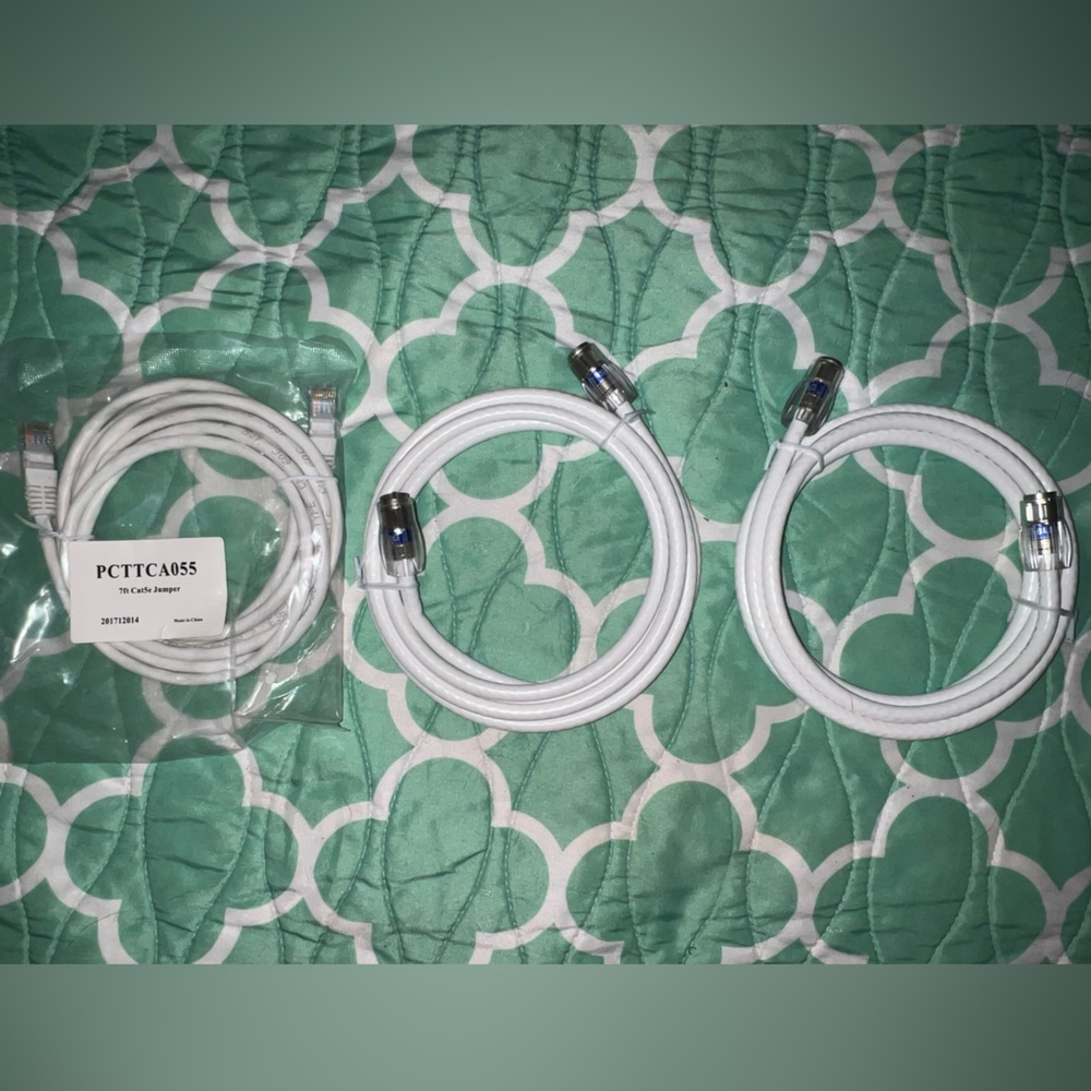 High-Quality White Coaxial Jumper and CAR5e Jumper